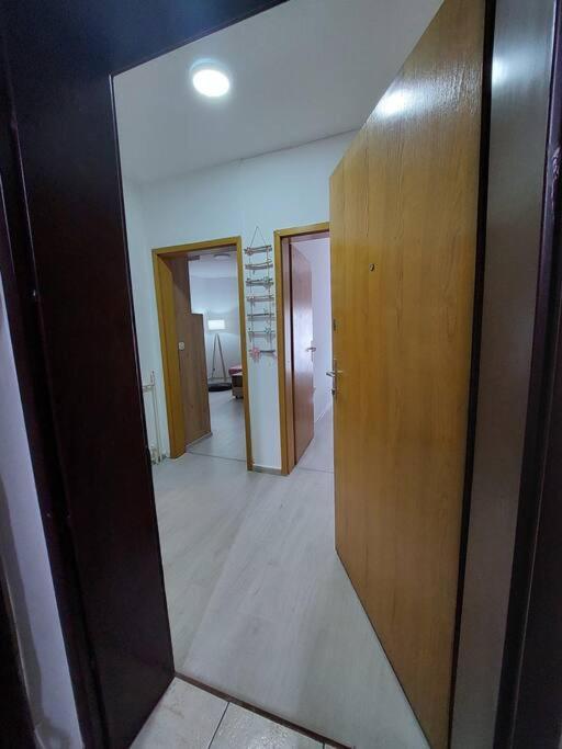City Center Chic, Urban Apartment Skopje Exterior photo